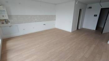 https://images.northbucharest.ro/GQoEmPnRPB3o0Evh_3K-O3uk70Ai27iz1PMI89dUm0Q/resize:fill:350:198:1/gravity:ce/bG9jYWw6Ly8vZXN0YXRlL2xyLzYzZDNmMGQwLWU1NWQtNDcyOC1hYTZhLTdjMzdiMTNjYTM2Ni5qcGVn