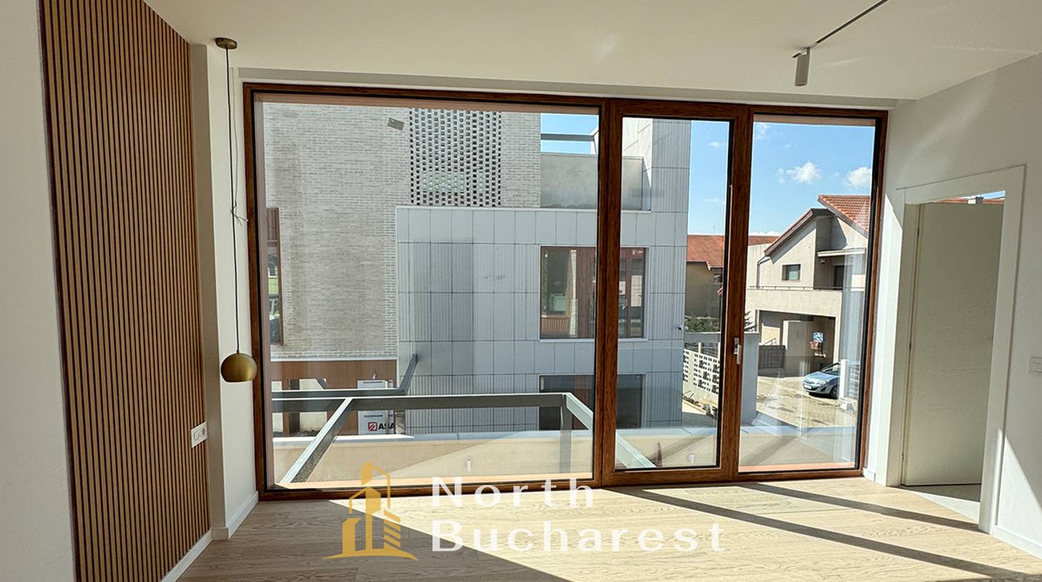 https://images.northbucharest.ro/GWvuD6Iyq2t9waUtjvQh4Rb_r4Hal3arIbO2z_3vRzg/watermark:0.75:so:0:30:0.39/resize:fill:1460:816:1/gravity:ce/bG9jYWw6Ly8vZXN0YXRlL2xyLzNhZjhjNDRjLWI1ZmItNDVmZi05NjFiLWJhNmQwOTJhOWQzZS5qcGVn