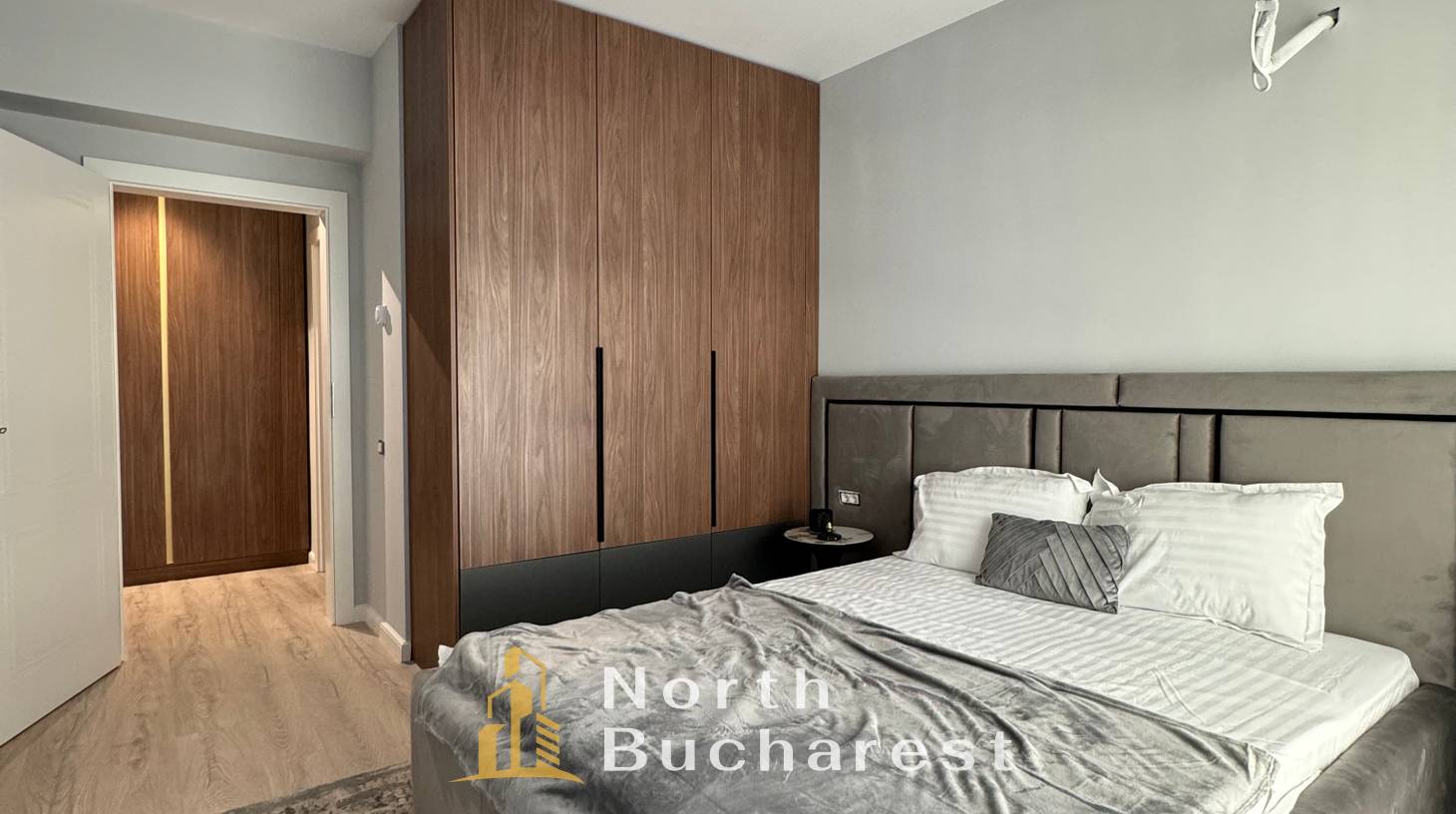 https://images.northbucharest.ro/GvstNSOXAIBS56Y8cNeA9wP4sxQWaQRwF9LW9Q96_QY/watermark:0.75:so:0:30:0.39/resize:fill:1460:816:1/gravity:ce/bG9jYWw6Ly8vZXN0YXRlL2xyL2FmNGY4NzQ3LTZjZGQtNDQxOS04ZmNiLWU2MmJiZTRkMjViZi5qcGVn