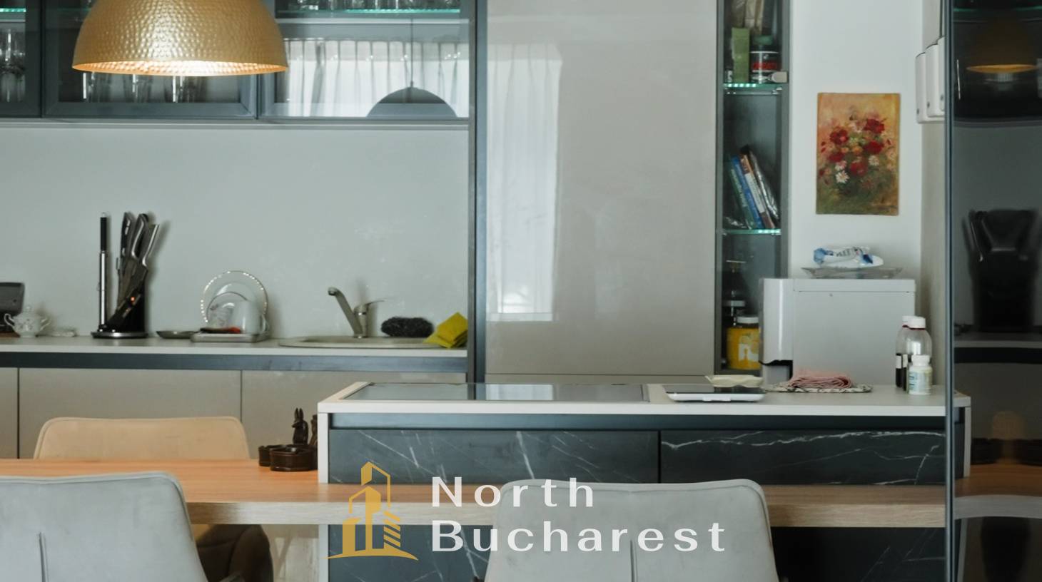 https://images.northbucharest.ro/Hc2Fn9ENwlhmgikvolSBj9W2iqUZGWKTjXJq5qM4it4/watermark:0.75:so:0:30:0.39/resize:fill:1460:816:1/gravity:ce/bG9jYWw6Ly8vZXN0YXRlL2xyLzlhNjZkMTc2LTNlMjgtNDI3My1hMzg0LWQ3MmQ4MzQyZDM5Mi5qcGVn