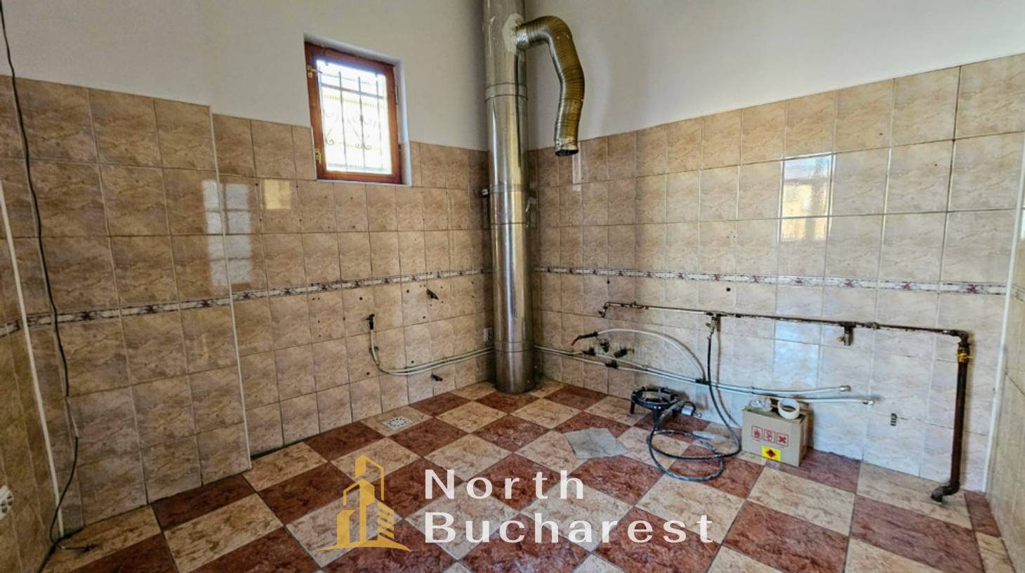 https://images.northbucharest.ro/HvuwzsjxPLQ6hq1bK0onDdTviRdLMaSnoDW_RbJtevk/watermark:0.75:so:0:30:0.39/resize:fill:1460:816:1/gravity:ce/bG9jYWw6Ly8vZXN0YXRlL2xyL3JmY3R4eG0xZjV1dm8wYS03MzdfNS5qcGc