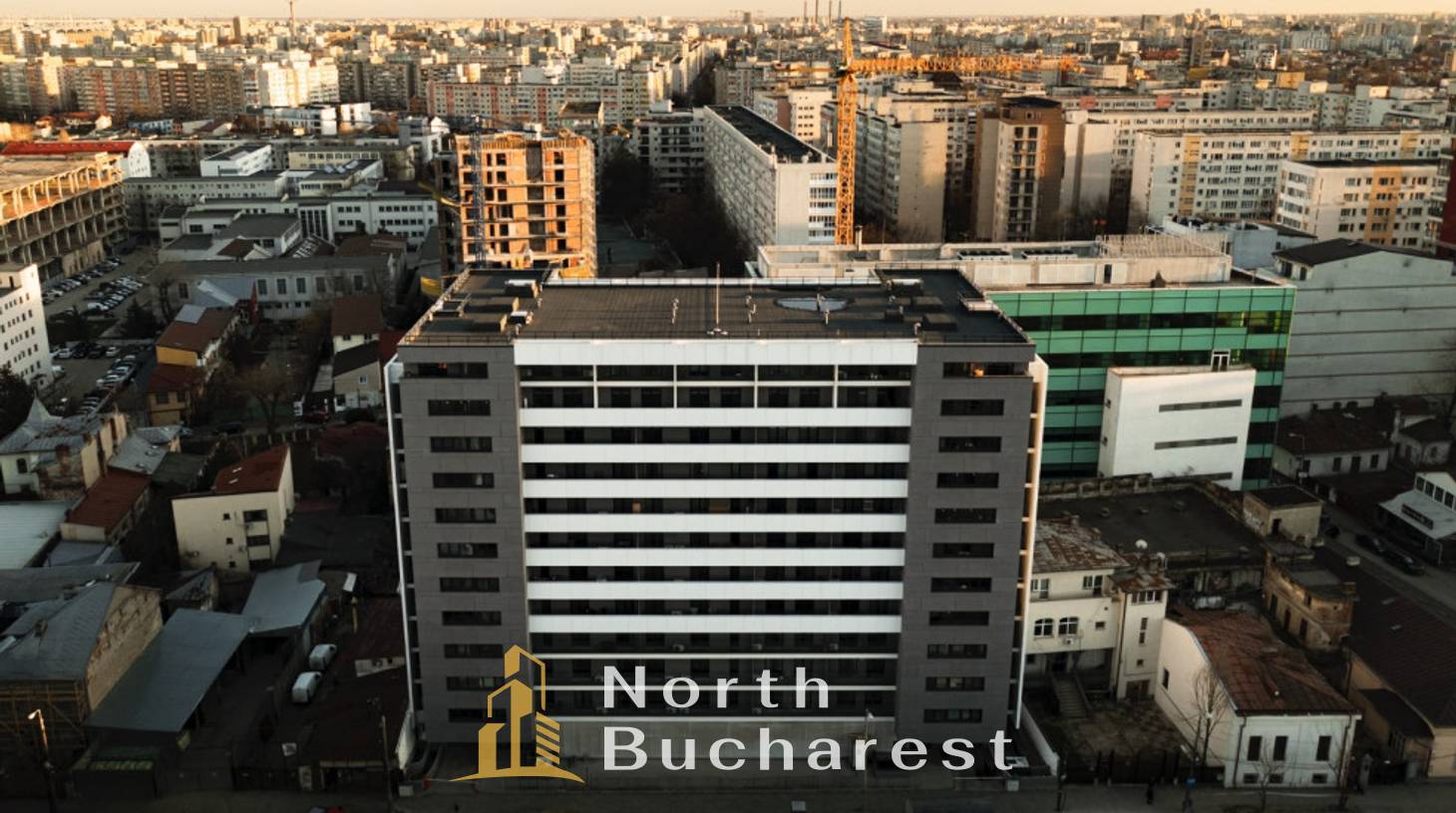 https://images.northbucharest.ro/IFxtx2itlunDfpePVhEzB-v9HeEKEzeubEuxfuSkBiw/watermark:0.75:so:0:30:0.39/resize:fill:1460:816:1/gravity:ce/bG9jYWw6Ly8vZXN0YXRlL2xyL3BwaDVrbGl2MG4ybmIyNC03MzFfMC5qcGc