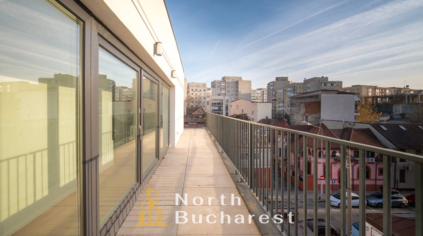 https://images.northbucharest.ro/IG5MpM4V0ojH4Ff2RI2eTAD70l0h4nfFO1hQpwiUiS4/watermark:0.75:so:0:30:0.39/resize:fill:1460:816:1/gravity:ce/bG9jYWw6Ly8vZXN0YXRlL2xyL2ZkZWMzMTQxLWQ5MDUtNGNhNy04NzdlLWE3YWI3MTM4ZjhiZC5qcGVn