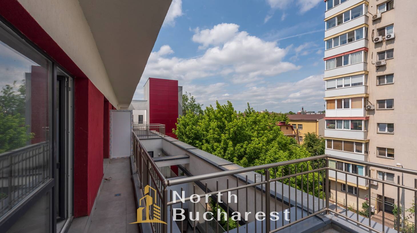 https://images.northbucharest.ro/Im5DoPjwbovcYuE_jJuLjXO12dWJZuoWoQadr5WS6KM/watermark:0.75:so:0:30:0.39/resize:fill:1460:816:1/gravity:ce/bG9jYWw6Ly8vZXN0YXRlL2xyLzJhYzJmMWJjLTdjYmEtNDE2ZC04ZWIyLWVhYjYxMjE1Y2U5ZC5qcGVn