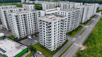 https://images.northbucharest.ro/JKgsMEIajevS35fYyTK9e7tOuttHTMX8pV3s1e9zosQ/resize:fill:350:198:1/gravity:ce/bG9jYWw6Ly8vZXN0YXRlL2xyL2M1ZDhjMzkyLTBiYjctNDg3Mi04N2Q4LTU4MGY0ZjYwM2EyMy5qcGVn