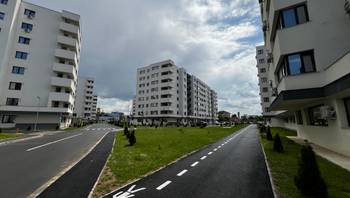 https://images.northbucharest.ro/JdUAsC3uvW9Nz4rFEl6jn-cDlkYII9t0JpIDyGFhPxI/resize:fill:350:198:1/gravity:ce/bG9jYWw6Ly8vZXN0YXRlL2xyL2VkNDc5NzdkLTI1Y2UtNDg1NS1hMGYwLTIwNjFhMWJjMmEwZS5qcGVn
