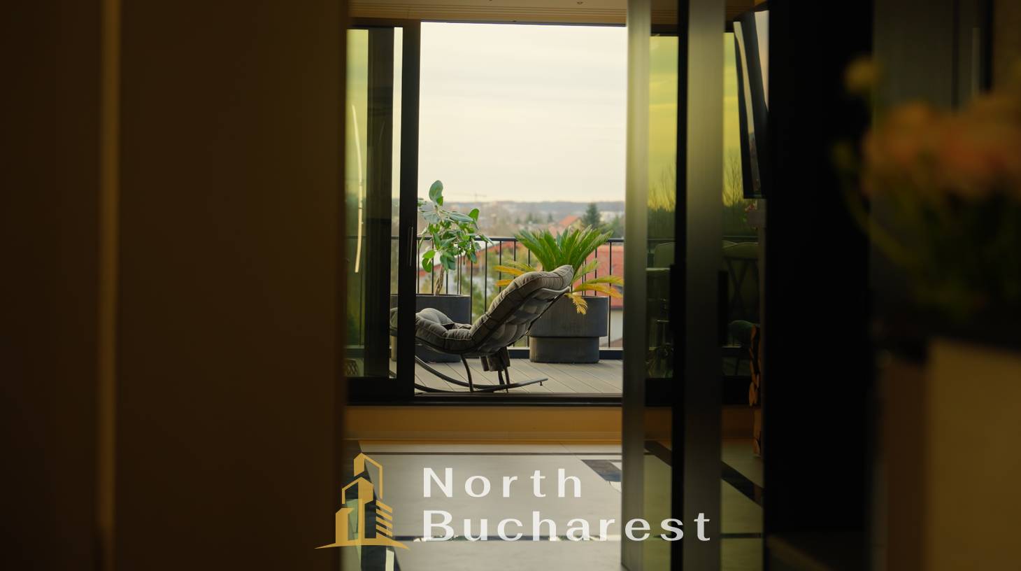 https://images.northbucharest.ro/JyqRHiyiDVc3JZdObjnYnWeprhgqphS2ba5bqzZHA_4/watermark:0.75:so:0:30:0.39/resize:fill:1460:816:1/gravity:ce/bG9jYWw6Ly8vZXN0YXRlL2xyLzgzZDljNmUxLWY2MDgtNGQ4ZS05MDY5LTA1NTk3ZjkwNTMzZi5qcGVn