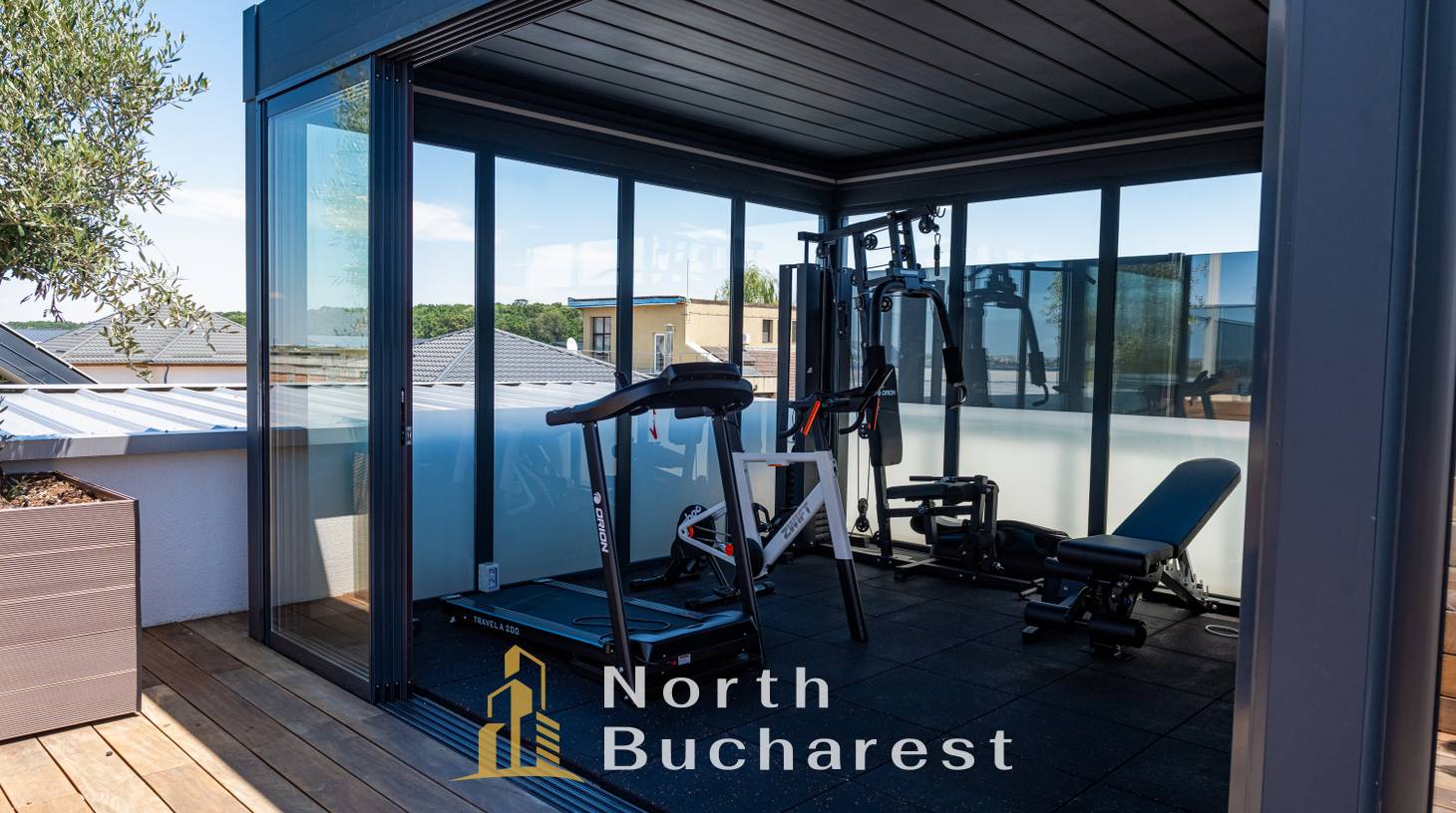 https://images.northbucharest.ro/JzNuEapqadecwlQz1Xpz-3DdRjTvzvrSx1ObrSIRkV0/watermark:0.75:so:0:30:0.39/resize:fill:1460:816:1/gravity:ce/bG9jYWw6Ly8vZXN0YXRlL2xyLzBkZmFmZGRmLTViZTItNDVjOS1hOWM4LTg3YmFmMDU2ZmFiZC5qcGVn