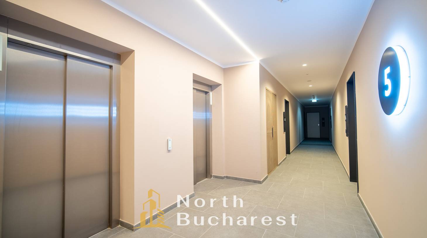https://images.northbucharest.ro/LokjySc7pkLWLXqfkLuMv62ebhNLdFoGdhCB0jTlJzc/watermark:0.75:so:0:30:0.39/resize:fill:1460:816:1/gravity:ce/bG9jYWw6Ly8vZXN0YXRlL2xyL2FlOGRjYjVhLWNlN2YtNDExMC1iZWU2LTI5NGRjYWUzYmE0My5qcGVn