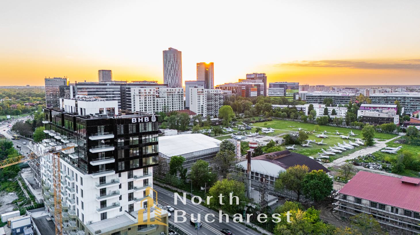 https://images.northbucharest.ro/M6X1NhvoYvK-GpeH1ZBj8q4LXQYdYKnyNMM1mRH6Az0/watermark:0.75:so:0:30:0.39/resize:fill:1460:816:1/gravity:ce/bG9jYWw6Ly8vZXN0YXRlL2xyLzIzNTdmZjEzLTA2MGQtNDFhMC1iYWMwLTFhOWJiMjA3ZmJlMi5qcGVn