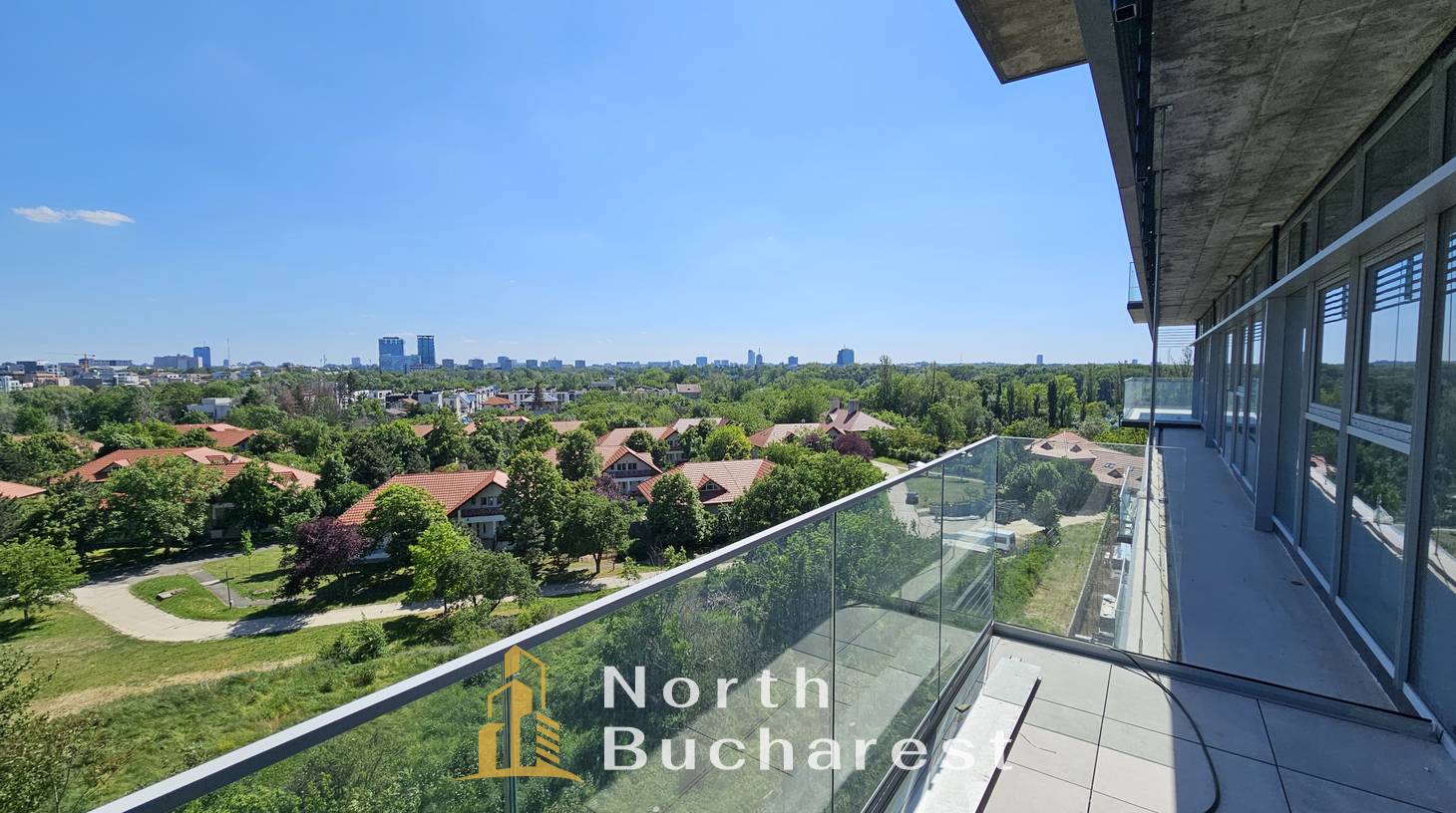 https://images.northbucharest.ro/MaoOv4MEDLB71SSCz5RV4Sj1DmlOM_5d_x9Rmoe8KOU/watermark:0.75:so:0:30:0.39/resize:fill:1460:816:1/gravity:ce/bG9jYWw6Ly8vZXN0YXRlL2xyLzc0ZjVkNjhmLWZmNzctNDMwNC05ODIwLTNmYmQ1ZmU5ZTQwOC5qcGVn