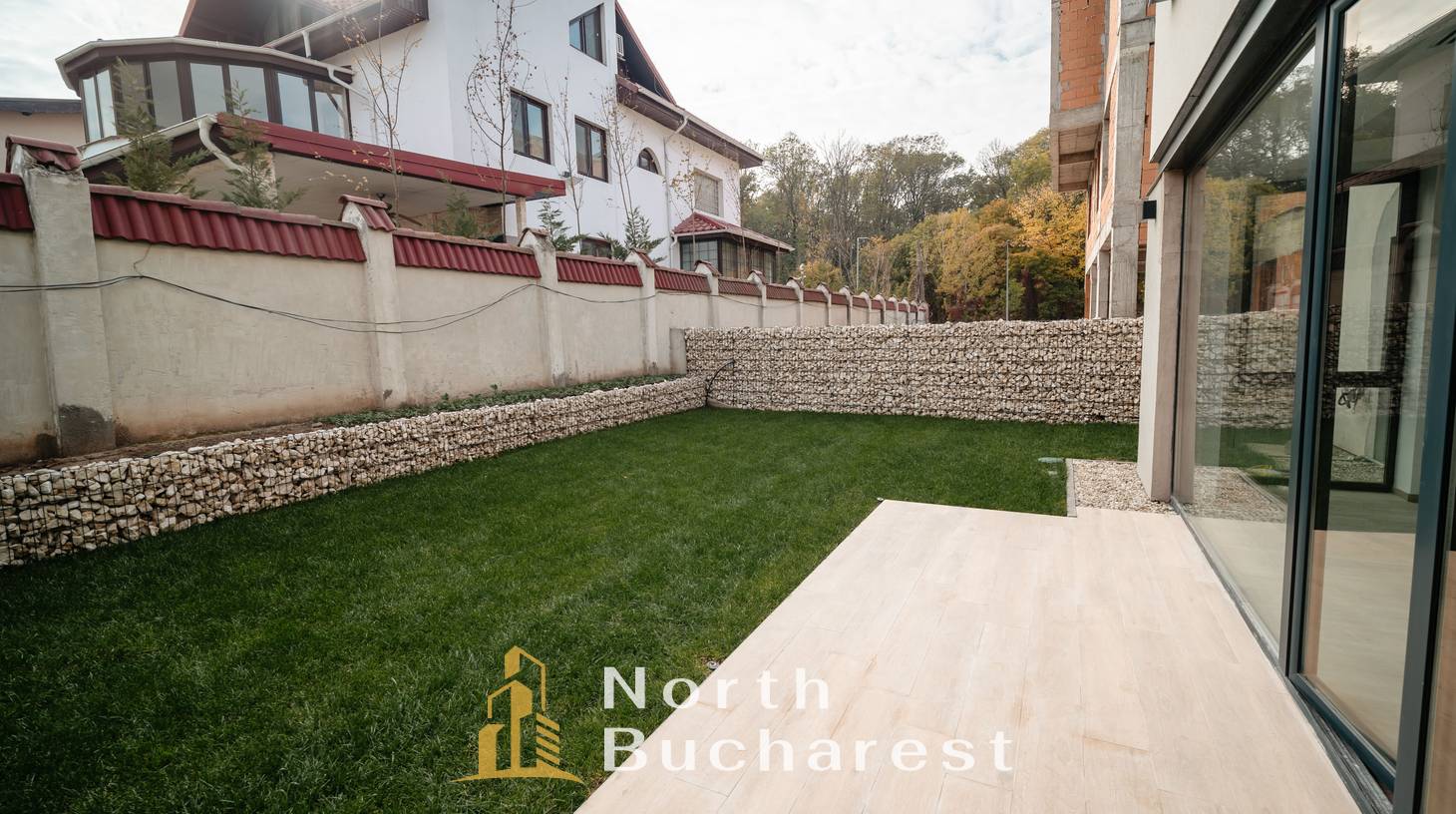 https://images.northbucharest.ro/MvqXreQuDY9Yeh_rB3RX9hEPQqgzo66slHOgd4yA0Bw/watermark:0.75:so:0:30:0.39/resize:fill:1460:816:1/gravity:ce/bG9jYWw6Ly8vZXN0YXRlL2xyLzQ2NThmMTIxLWY1YTctNDA0ZC04NjczLTFiMjFkMmQ0MzJmNy5qcGVn