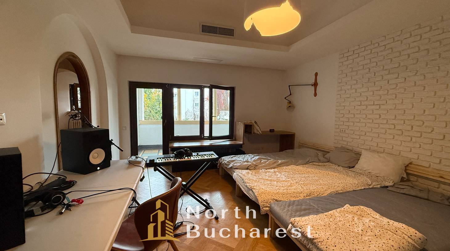 https://images.northbucharest.ro/N-lQ7kVz0MFD0ztGaih5JL2kDaPvIZ2vrjuWaaZ93Sg/watermark:0.75:so:0:30:0.39/resize:fill:1460:816:1/gravity:ce/bG9jYWw6Ly8vZXN0YXRlL2xyLzhlMjZkYTNjLTRkNzItNGQxOS1iZDUxLTNlMjhkNzFkMzkyOS5qcGVn