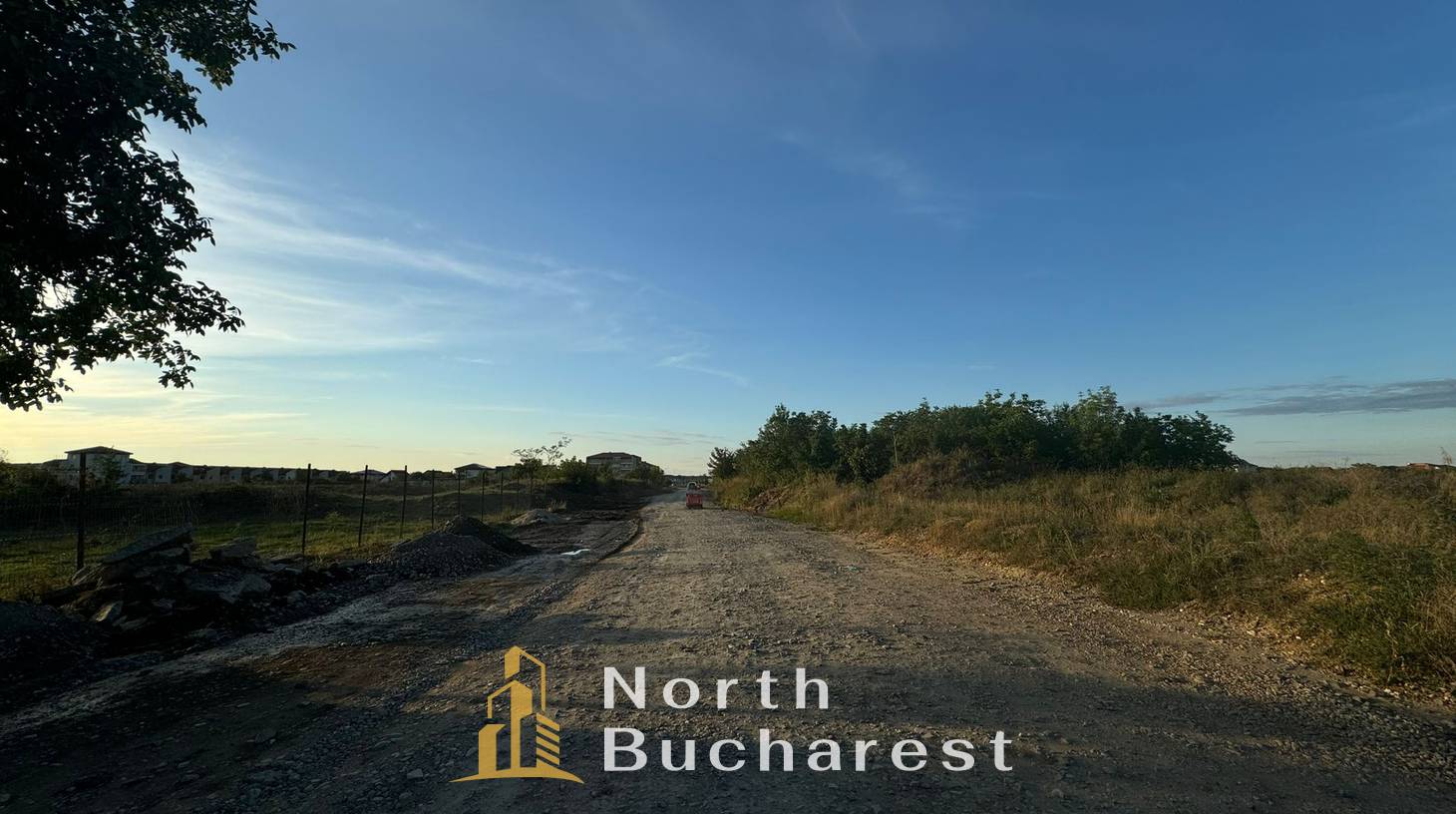 https://images.northbucharest.ro/NP4uBYCAdUjtv9_inqQJDbPQbWwkV91-rDRSrKntmYo/watermark:0.75:so:0:30:0.39/resize:fill:1460:816:1/gravity:ce/bG9jYWw6Ly8vZXN0YXRlL2xyLzBhNWJiMTFhLTdkYmQtNDIwZC05YzllLTIwZmRmODI5NGVhNC5qcGVn