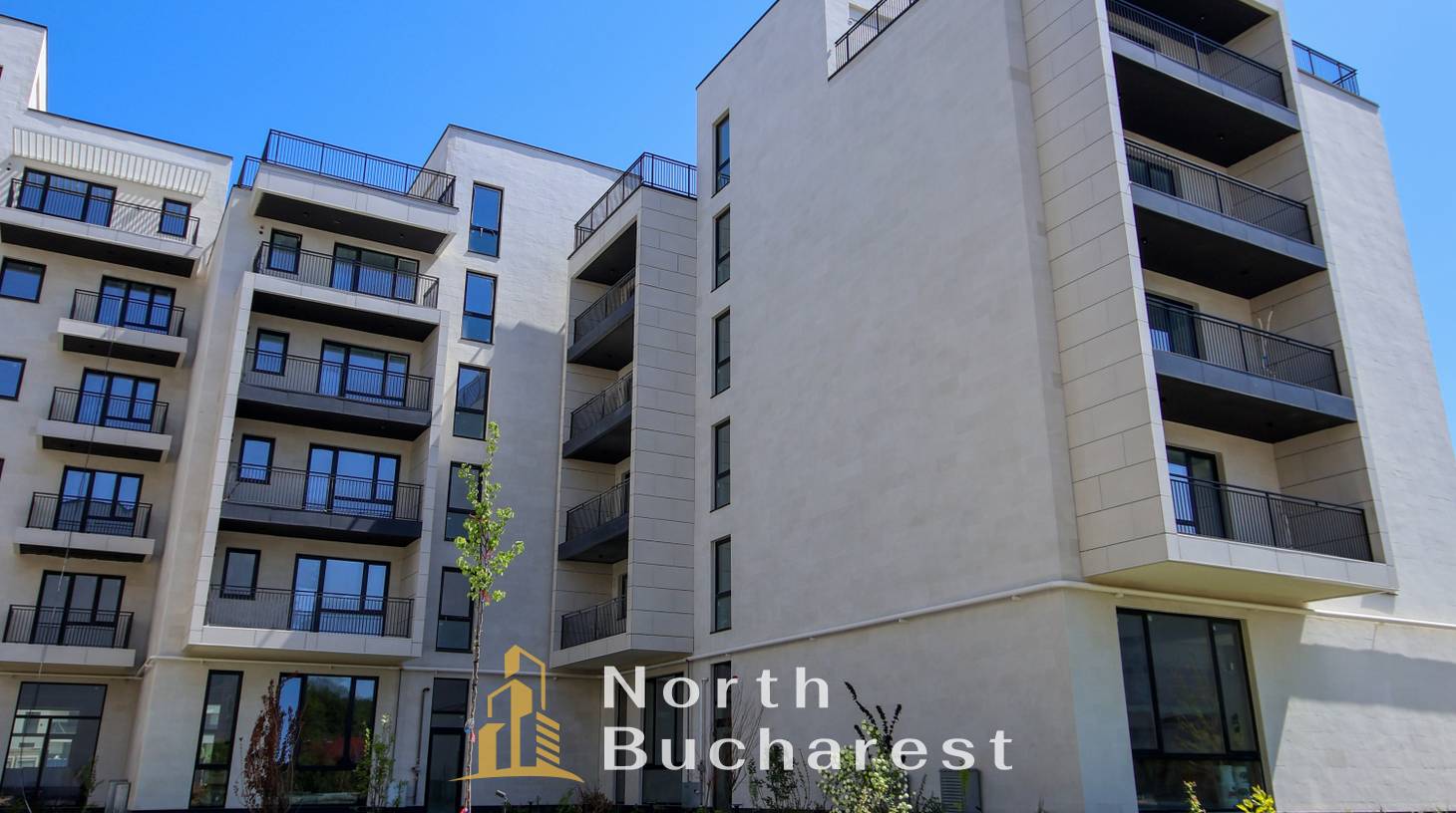 https://images.northbucharest.ro/NWNSysV3KZsiJ1cediT0Bh3KkaKIap9qMOc5VqvVO34/watermark:0.75:so:0:30:0.39/resize:fill:1460:816:1/gravity:ce/bG9jYWw6Ly8vZXN0YXRlL2xyLzlkYTNiYWRiLTVmNzYtNDNhNS1hNzc5LWEzNDU5NGQxNjcxMy5qcGVn