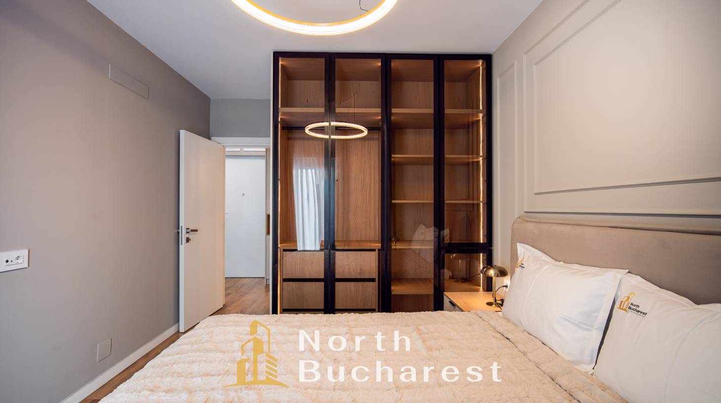 https://images.northbucharest.ro/NZWc-dQkWQ1gGOkTl0NbX4AFijtao3zavPQuTT-69B8/watermark:0.75:so:0:30:0.39/resize:fill:1460:816:1/gravity:ce/bG9jYWw6Ly8vZXN0YXRlL2xyLzEwOWU5ZTUxLTVhMWEtNGIwNS1hNmViLTg3OWY5ZjYzY2YzNi5qcGVn
