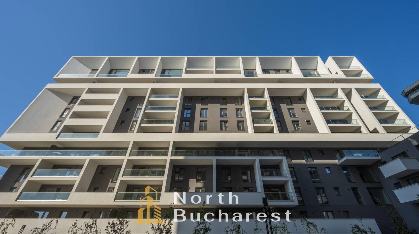 https://images.northbucharest.ro/NrO1VBsbUDjHx6o7T09YLCkaRUKgrCUz8Mh-0o5hEt0/watermark:0.75:so:0:30:0.39/resize:fill:1460:816:1/gravity:ce/bG9jYWw6Ly8vZXN0YXRlL2xyL2Q1MWJmNmU1LWE4YTktNDU1Ny04ZGJhLTMyNjJhZGI3MTRmZC5qcGVn