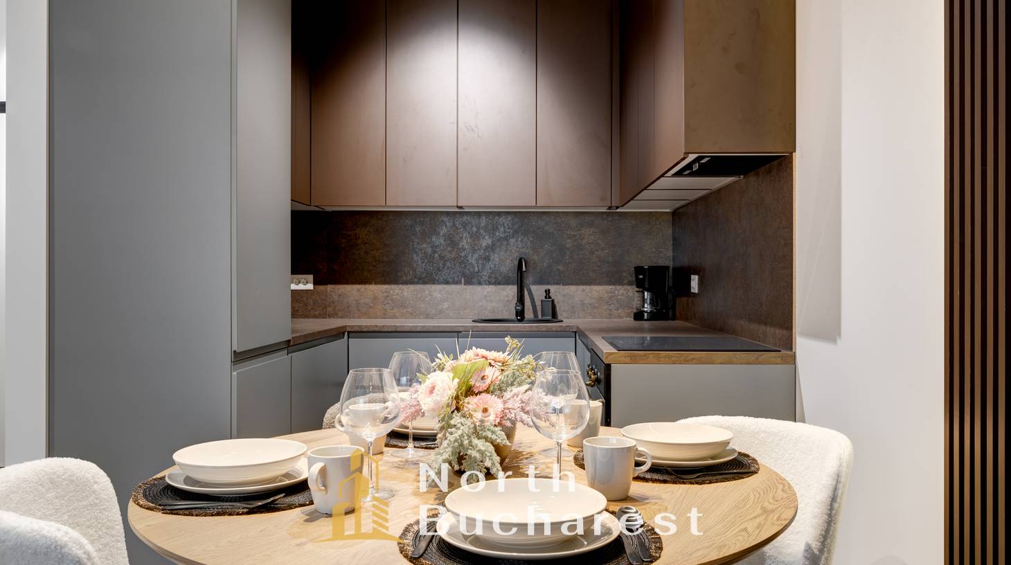 https://images.northbucharest.ro/NuqXTn_MVITx-KEqj7ur5YbKcItlW0ygK9lRkiBGCEM/watermark:0.75:so:0:30:0.39/resize:fill:1460:816:1/gravity:ce/bG9jYWw6Ly8vZXN0YXRlL2xyL2ExMTNkMTg1LWYwMTQtNDZjMy04NmZiLWE0YmQzNTEwNmRmMy5qcGVn