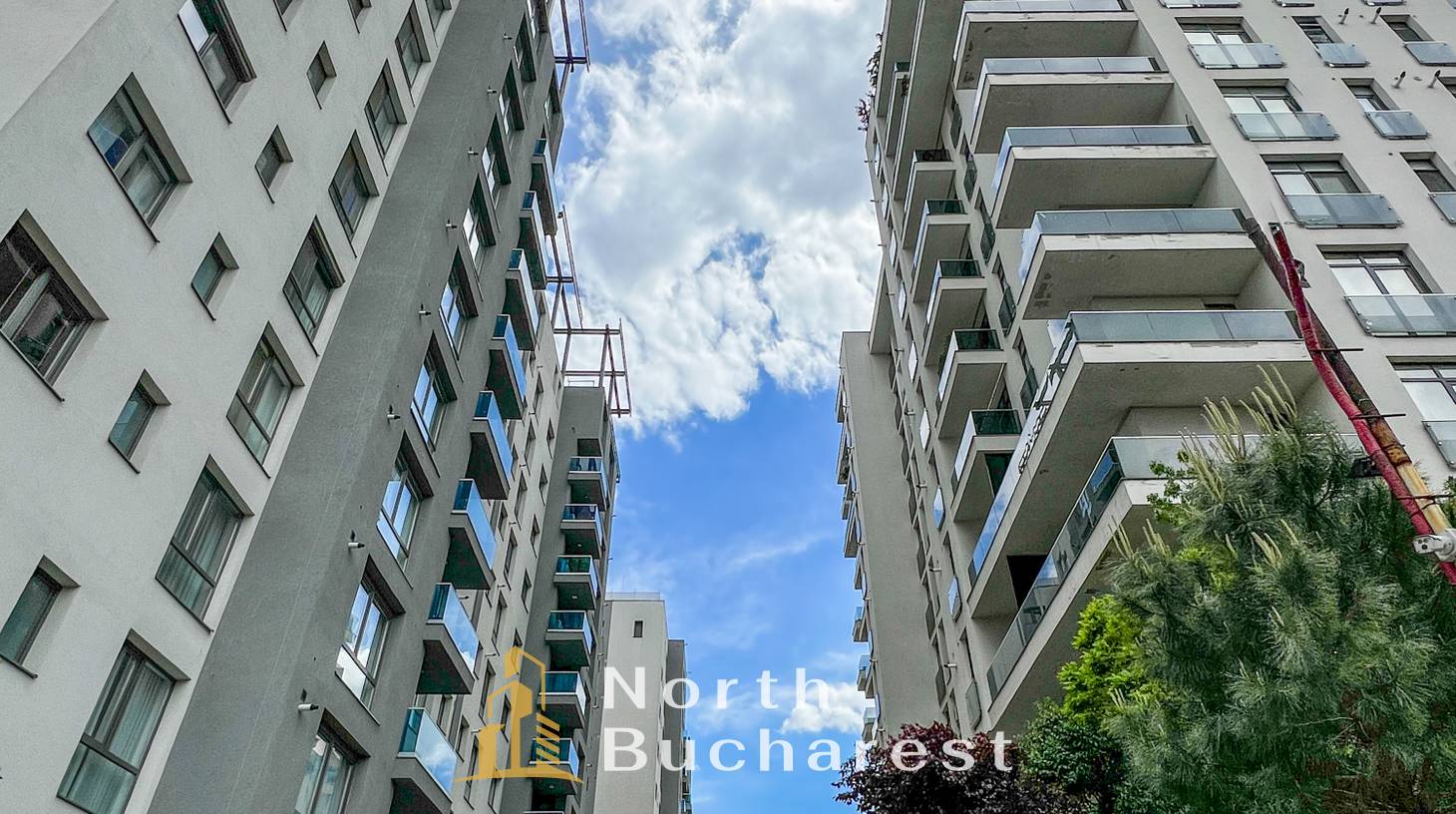 https://images.northbucharest.ro/OIKc5H-PF96j2U_oDA6Og8fYU9vOwYpcuXJIE0E8acg/watermark:0.75:so:0:30:0.39/resize:fill:1460:816:1/gravity:ce/bG9jYWw6Ly8vZXN0YXRlL2xyLzI2NDYyOWJlLTIzYzQtNDY3Ny05YTgwLTkwNDFlNTYxMmUyNC5qcGVn
