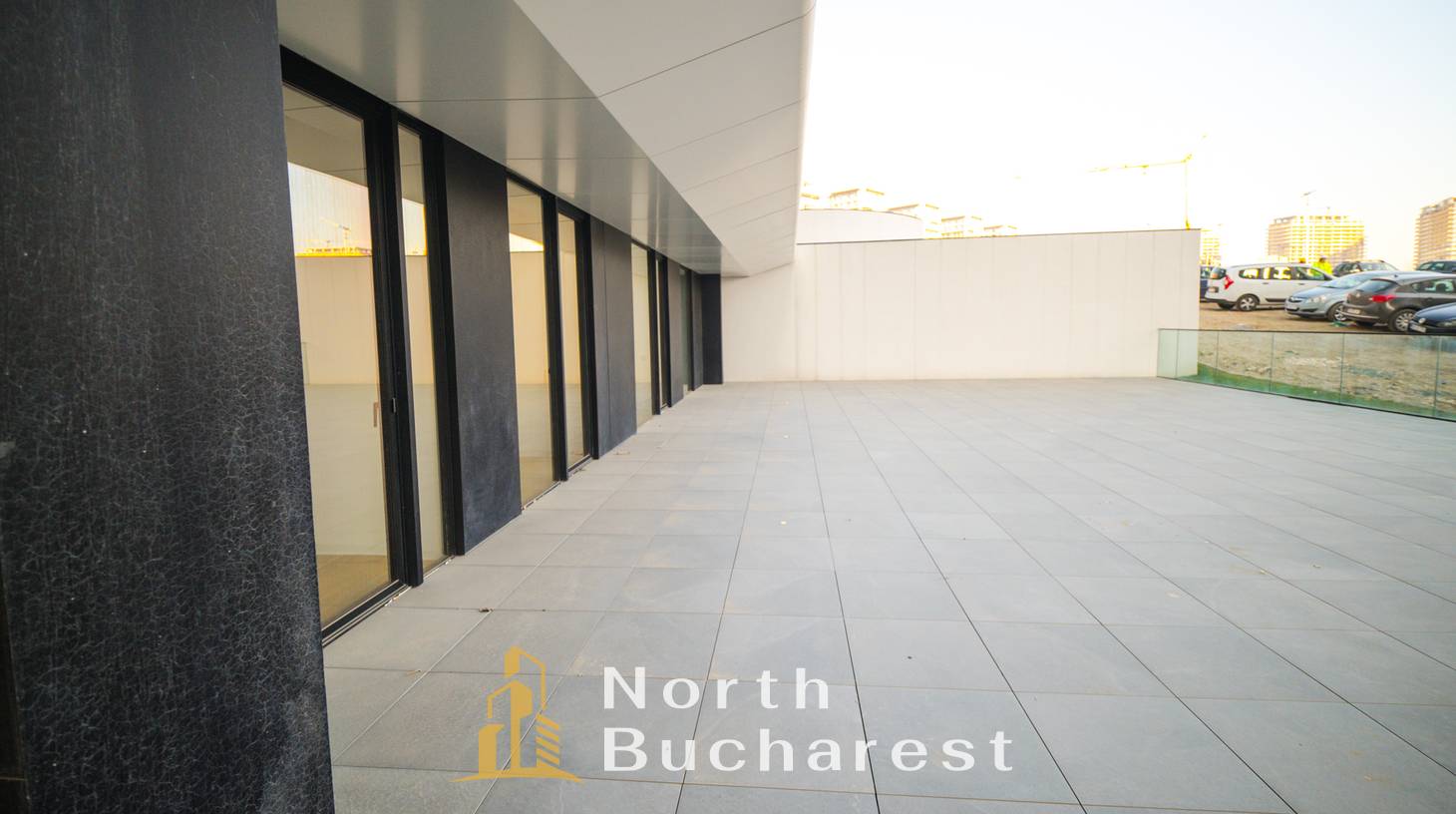 https://images.northbucharest.ro/OcXLGyvwx8U6Ecz7uFKUuGKoXNyytd2ZIsbPBPhdC1s/watermark:0.75:so:0:30:0.39/resize:fill:1460:816:1/gravity:ce/bG9jYWw6Ly8vZXN0YXRlL2xyLzYyMTI3OGJlLTQxNGQtNGQ5Mi1iYTlmLWE0NWU5ZmRlMWQwMC5qcGVn