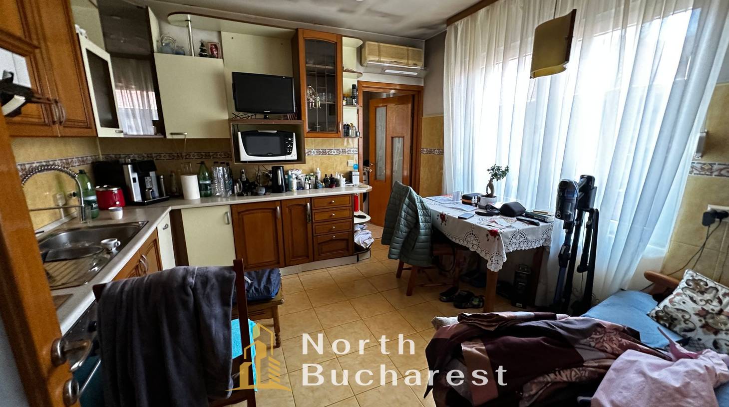 https://images.northbucharest.ro/Ois2fzgZIEKLsQfqnhtrkIsSf9Xq497k3c6BrCPPzZ8/watermark:0.75:so:0:30:0.39/resize:fill:1460:816:1/gravity:ce/bG9jYWw6Ly8vZXN0YXRlL2xyLzU3YTY3NGRkLTY1ODktNDg4Ni1hYTljLTg4ZjQ4NGFiYThhOC5qcGVn