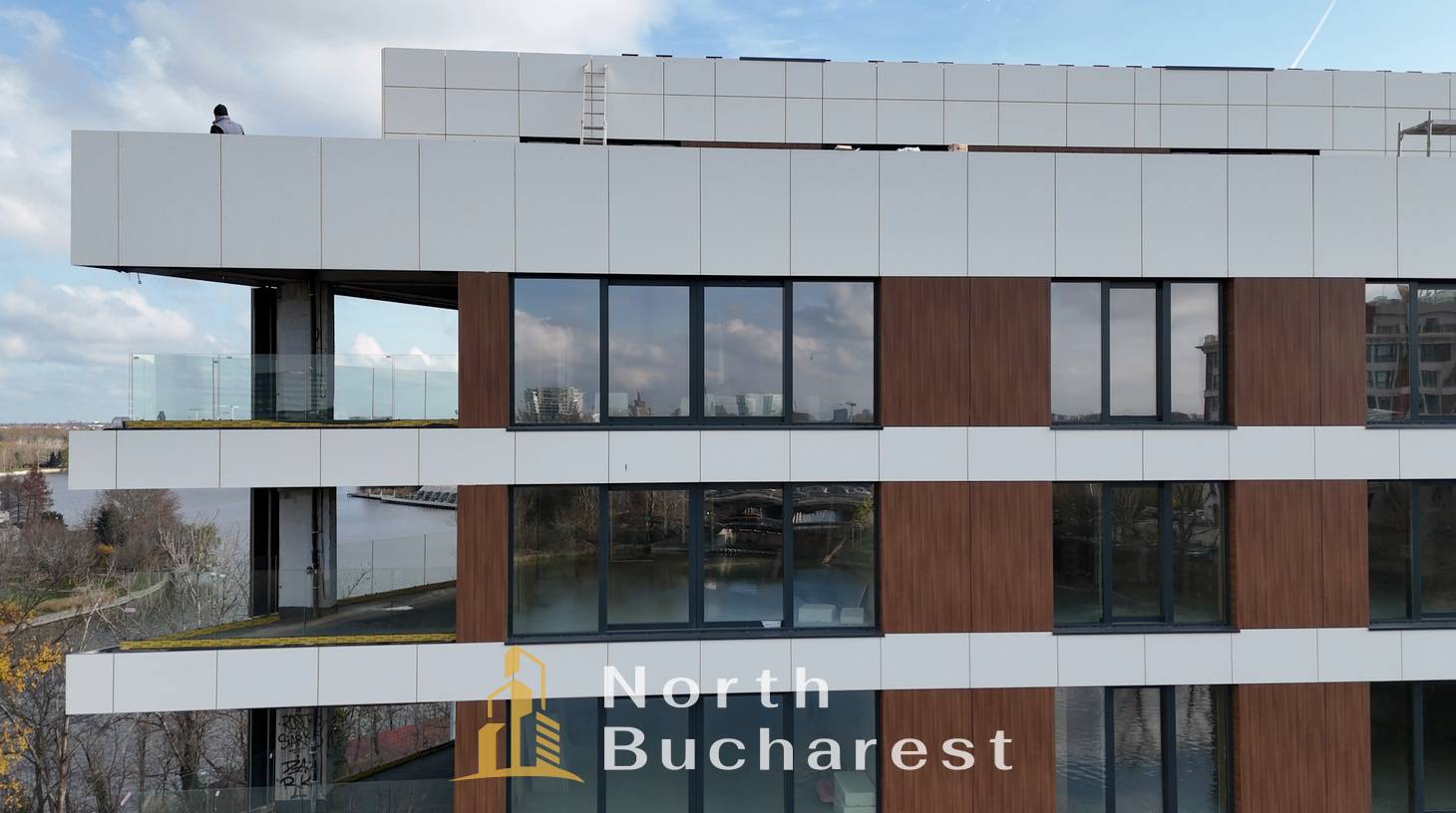 https://images.northbucharest.ro/OkE0_cqrlxFxifLzXaotzzsvp1z-Pgh1J3MQoGGsMl0/watermark:0.75:so:0:30:0.39/resize:fill:1460:816:1/gravity:ce/bG9jYWw6Ly8vZXN0YXRlL2xyLzQxOGUwMjZjLTJkMWYtNDkyOS05ODMxLWU0ZWZiOTkwNjMzOS5qcGVn