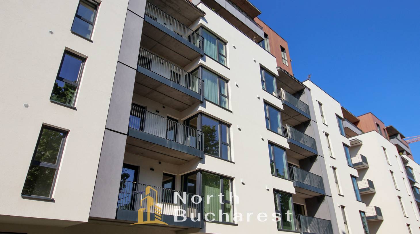 https://images.northbucharest.ro/Opme-eSHJ98FSFIimioD9sTOFEy6VLe0vN2DSX2YCs4/watermark:0.75:so:0:30:0.39/resize:fill:1460:816:1/gravity:ce/bG9jYWw6Ly8vZXN0YXRlL2xyL2Q0MjU5NzFkLTU3MmItNDhhOC1hNDkzLWZiY2Q5NTM2NjE1OC5qcGVn