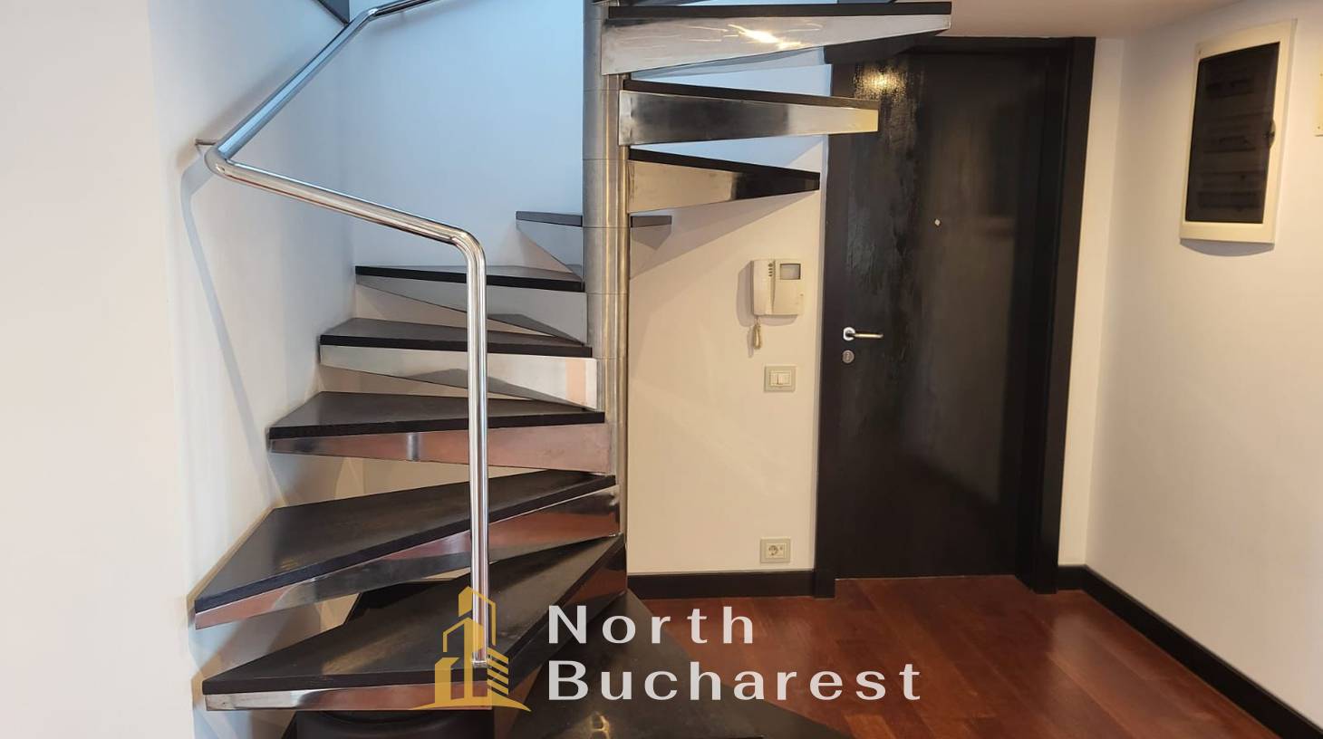 https://images.northbucharest.ro/PFWkk8HALW78FodVAkqwOgb3aNazMxKAyEk143tFUaI/watermark:0.75:so:0:30:0.39/resize:fill:1460:816:1/gravity:ce/bG9jYWw6Ly8vZXN0YXRlL2xyL2EwZjQ3NGZlLTE4NTUtNGI4MC04ODkxLWI3ZjFmNDZlM2FkNC5qcGVn