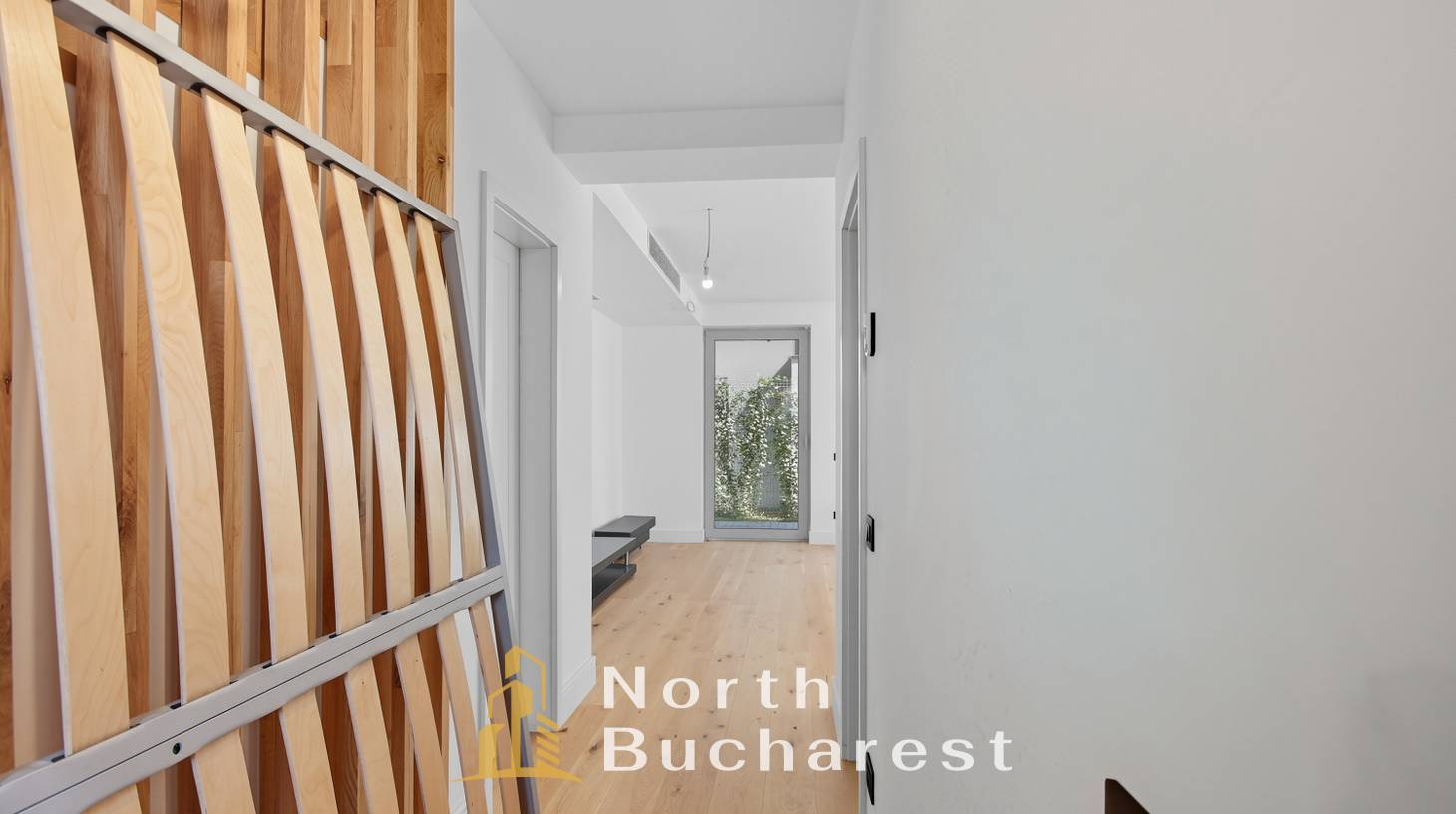 https://images.northbucharest.ro/PLDoiRdksXjNcqh-mZieTJmznaVc5GnEVvL7mfbymcQ/watermark:0.75:so:0:30:0.39/resize:fill:1460:816:1/gravity:ce/bG9jYWw6Ly8vZXN0YXRlL2xyLzUyNWY2MWQ0LTgwZDItNGZiZC1hOGZmLTNhOTU2ZWMxZDNmZi5qcGVn
