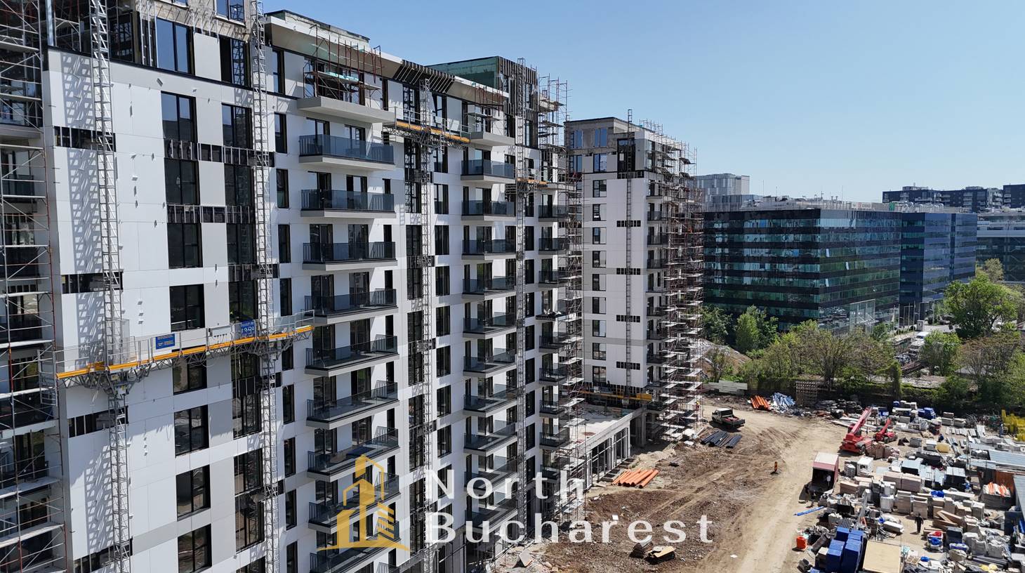 https://images.northbucharest.ro/PwYi7yjMhoCF0ZAkoCTbLGzDISs-sqvqUT8NmZFL7LI/watermark:0.75:so:0:30:0.39/resize:fill:1460:816:1/gravity:ce/bG9jYWw6Ly8vZXN0YXRlL2xyLzhlMTVlM2YzLWU2YjUtNGFhOC05YTExLWQ1NTQzZTZjNTRlMC5qcGVn