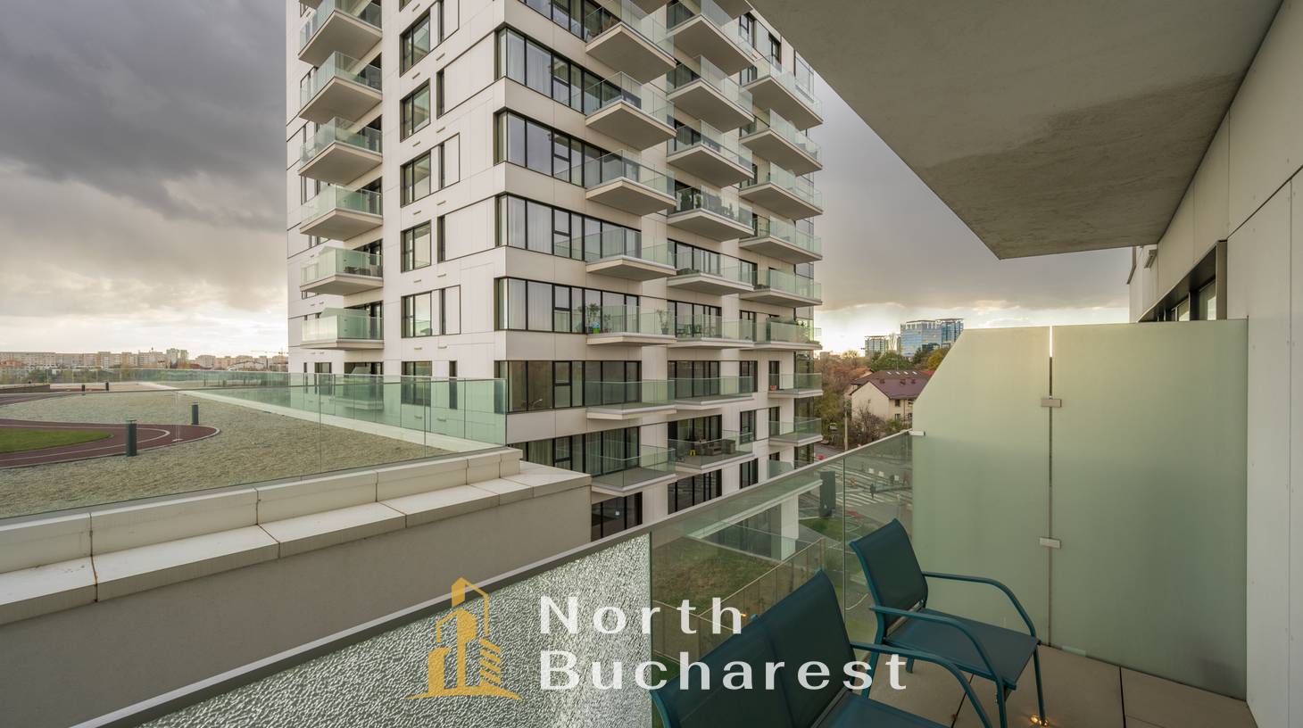 https://images.northbucharest.ro/Q7svpMVwvXzu3DAU9KKPRZUxlFd6z9puVKJIK1kNw_k/watermark:0.75:so:0:30:0.39/resize:fill:1460:816:1/gravity:ce/bG9jYWw6Ly8vZXN0YXRlL2xyLzk2OTQ1ZjViLTZiZGItNDRjYi1hYzg0LTNhNTRmMjRkNTljYS5qcGVn