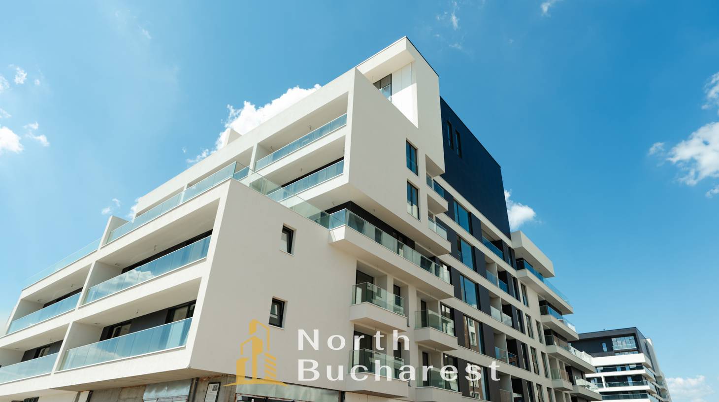 https://images.northbucharest.ro/Q8Cw4xll2gG7FKPlRsAGLQzG5Sk0LmP9SkI13p_qUbc/watermark:0.75:so:0:30:0.39/resize:fill:1460:816:1/gravity:ce/bG9jYWw6Ly8vZXN0YXRlL2xyLzBiZjI5MmIyLTQ1OGEtNDMxZC1hYTllLWYyNDVhZGZjMjViMS5qcGVn
