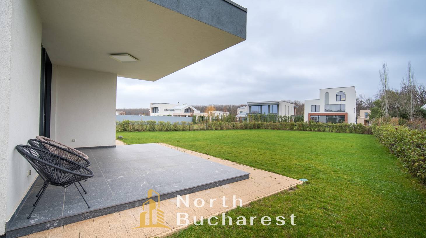 https://images.northbucharest.ro/QCLzc7tAgWPZeYRuu-aD6HfzsbuOz8dSd-o8XguQTZE/watermark:0.75:so:0:30:0.39/resize:fill:1460:816:1/gravity:ce/bG9jYWw6Ly8vZXN0YXRlL2xyL2UxODU0OWJhLWUyN2QtNGM1Yi04NjZhLTRjMWM5MzMyYmNkYy5qcGVn