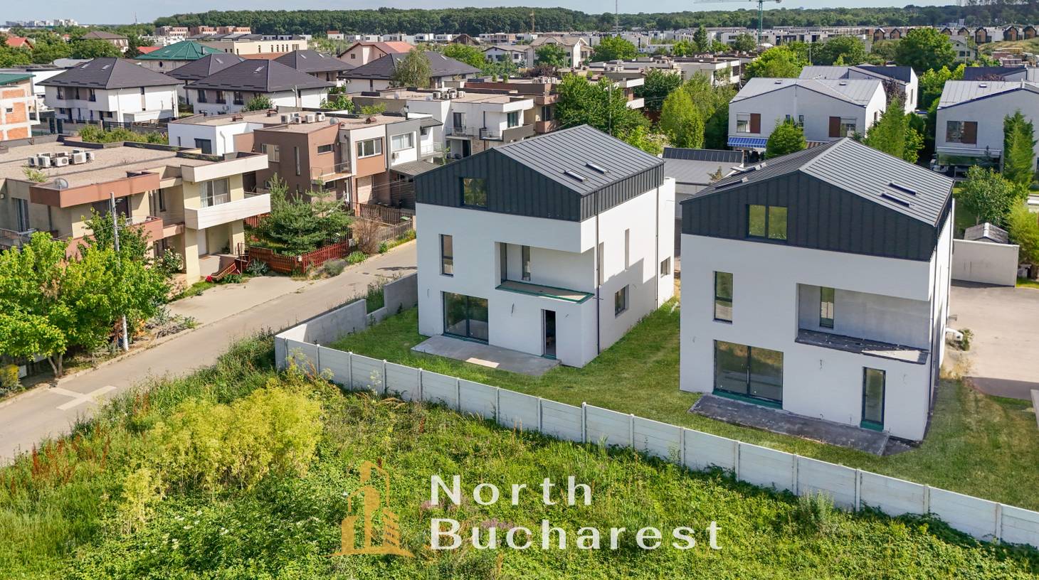 https://images.northbucharest.ro/QGr-_wwww6dn0AzsJ92Yf0gGZ76Eb6vqoG-TevhiF2k/watermark:0.75:so:0:30:0.39/resize:fill:1460:816:1/gravity:ce/bG9jYWw6Ly8vZXN0YXRlL2xyL2IzMTM1NTFkLTEyNmUtNDUyNS05NDM4LWFiODU1OGVlZmY0Mi5qcGVn