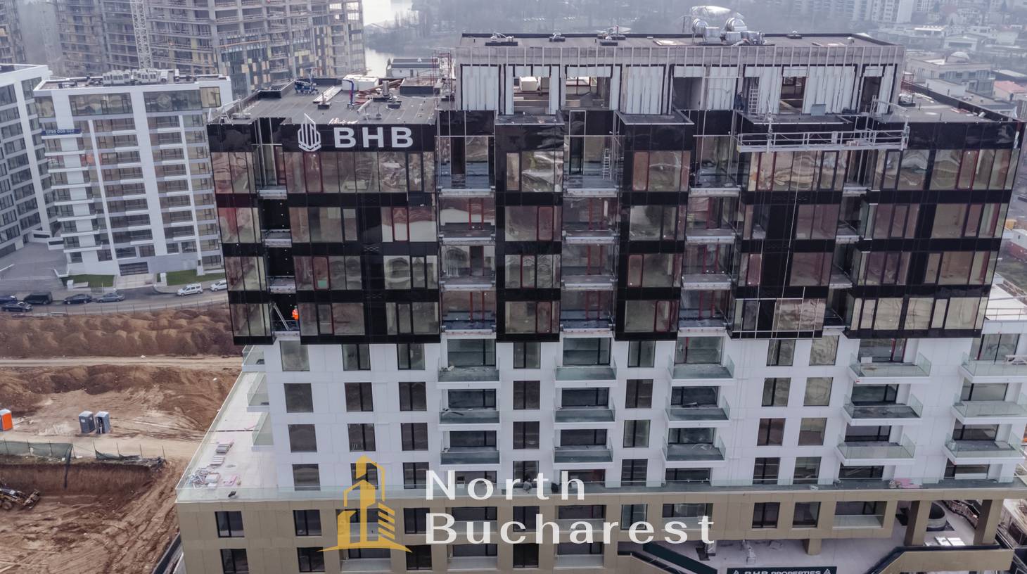 https://images.northbucharest.ro/QQE4SADzUtdFjzerC_4nlmdLr9cKQdv7lyE_EnDZQLI/watermark:0.75:so:0:30:0.39/resize:fill:1460:816:1/gravity:ce/bG9jYWw6Ly8vZXN0YXRlL2xyLzAyNWIyYWJhLTgzY2UtNDBjZS05YTlmLTA1NTE2MzJiYzhkZi5qcGVn