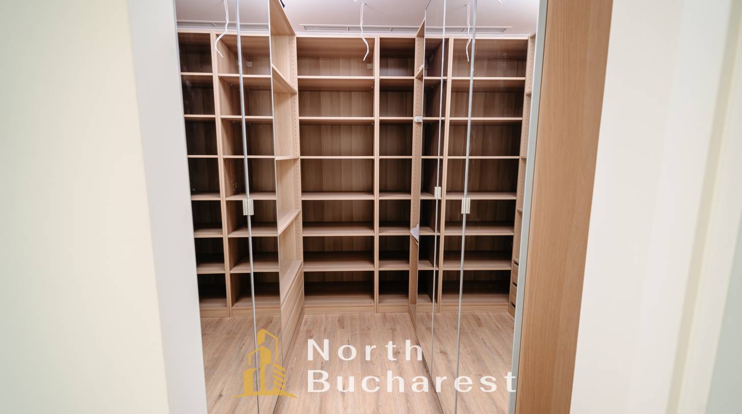 https://images.northbucharest.ro/QW7yhsuKpiD-FZd5kJRbWVqJgDSM4_RHHDF4XBqLbEA/watermark:0.75:so:0:30:0.39/resize:fill:1460:816:1/gravity:ce/bG9jYWw6Ly8vZXN0YXRlL2xyLzAyNDliMGE1LTM2YzQtNGU2Yi04OWU2LWU0ZDM1Njg5NWIyYy5qcGVn