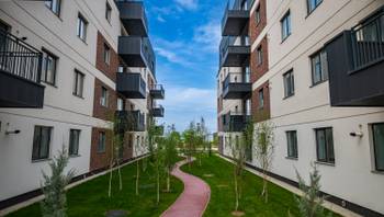 https://images.northbucharest.ro/Qagrzf65Hwb8IeAlxe0J5Xdq3Cn-4eAhl70Kmje7RS0/resize:fill:350:198:1/gravity:ce/bG9jYWw6Ly8vZXN0YXRlL2xyL2E1OTFhYzE3LTFlODYtNGJjNS1hN2E5LWVjZmMyZTQ5NmE5OC5qcGVn