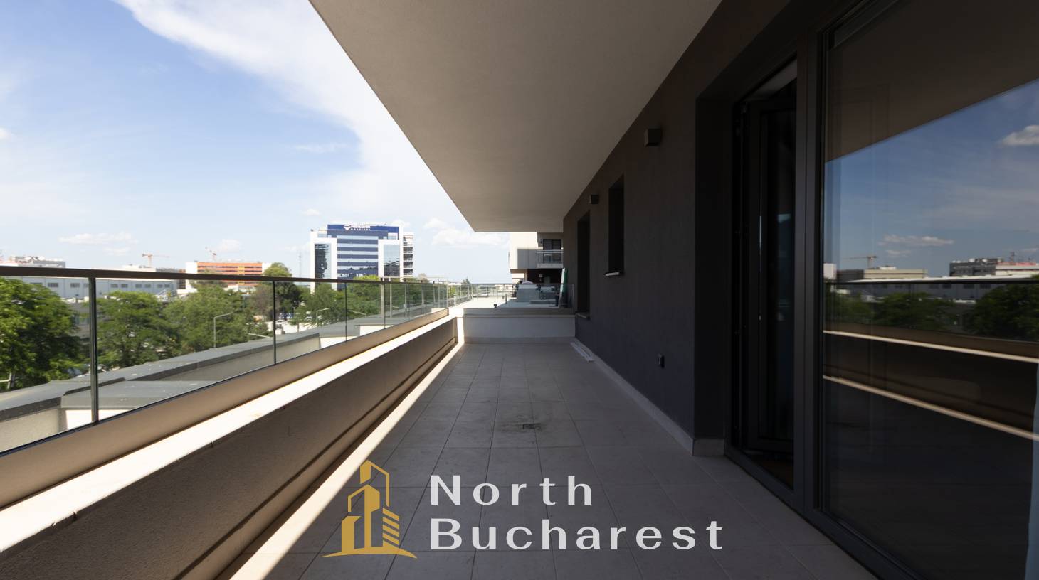 https://images.northbucharest.ro/QqzkzjtBd4tneTRr6F4YaVQZ0UWFZIEP5es7T3ViX7w/watermark:0.75:so:0:30:0.39/resize:fill:1460:816:1/gravity:ce/bG9jYWw6Ly8vZXN0YXRlL2xyL2RiOWFmNzA4LWQwNjQtNGZjNS04ZTY1LTdjNGM2NDcyMWJiZS5qcGVn