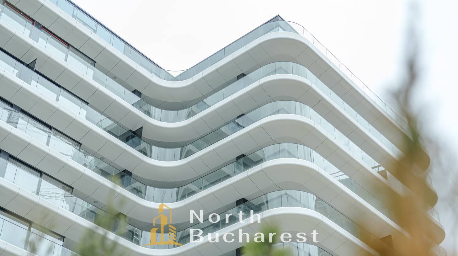 https://images.northbucharest.ro/R10h1zFdJKWvKLJwjkVWICiRko0H1rRCirsHCwnTyKU/watermark:0.75:so:0:30:0.39/resize:fill:1460:816:1/gravity:ce/bG9jYWw6Ly8vY29tcGxleC9zbGlkZXMvYjE1Y2NlNjAtN2ZiYy00Y2EzLWIyZjEtMDQ5YmJjYTk2MTQxLmpwZWc