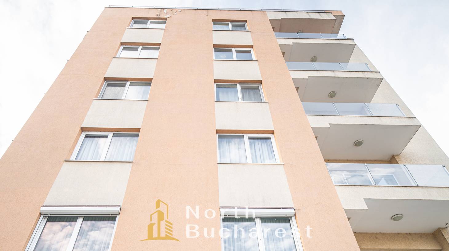 https://images.northbucharest.ro/RZ2myaYyP3XBBAofD1Nc_O3rmGVpoFYXRIR4GyO2TRw/watermark:0.75:so:0:30:0.39/resize:fill:1460:816:1/gravity:ce/bG9jYWw6Ly8vZXN0YXRlL2xyLzQzOTlhZmQwLTQzMzUtNDA3MS05YjM2LWMwMmZkMTg3YWRiMS5qcGVn