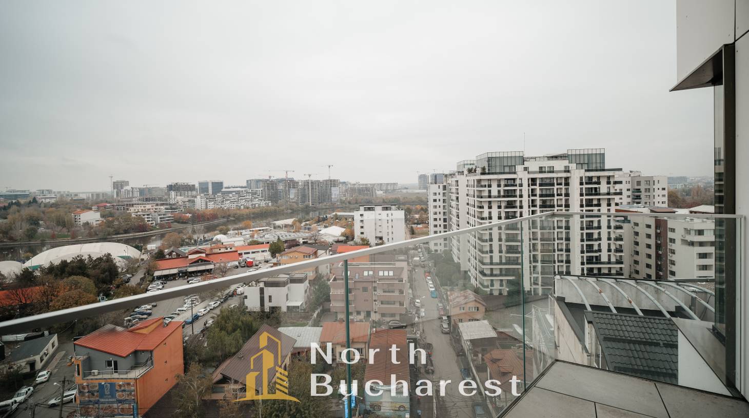 https://images.northbucharest.ro/S-3v7q9XVV1XoLn6kIhwC3YwwC7yazLW0_8kPtVKVyA/watermark:0.75:so:0:30:0.39/resize:fill:1460:816:1/gravity:ce/bG9jYWw6Ly8vZXN0YXRlL2xyLzc4ZDVlMzA1LTJlYmYtNDFmOC1hNTdkLTY2NTU0ZWE0MzRkMy5qcGVn