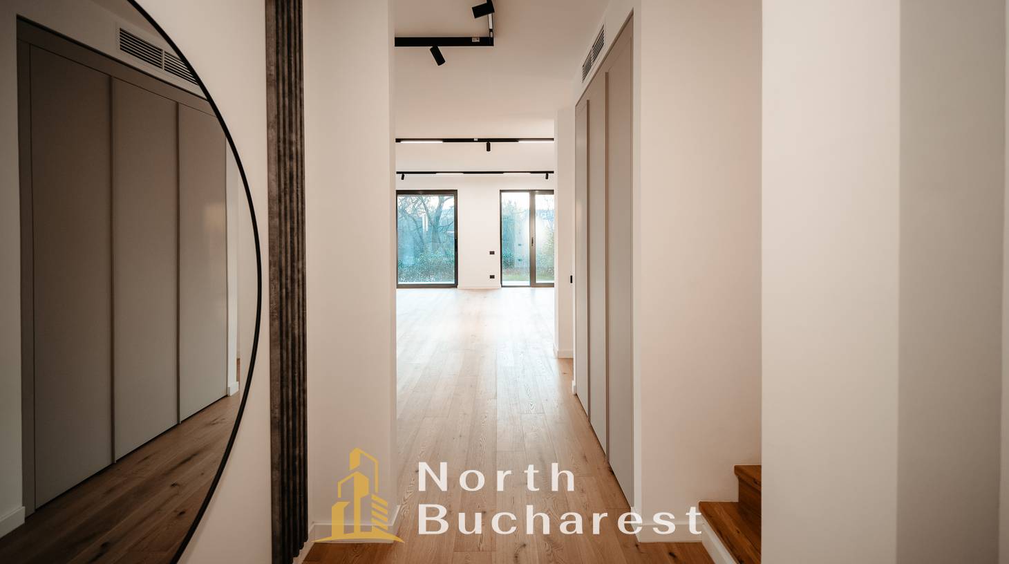 https://images.northbucharest.ro/SHOD-uQXiBN6NrDIKR9TYwsHTCX2j31utFp4KufHtfs/watermark:0.75:so:0:30:0.39/resize:fill:1460:816:1/gravity:ce/bG9jYWw6Ly8vZXN0YXRlL2xyL2M3MDAwNjhkLTBlNWItNDU2YS04MTFhLWIwNDM3YjIxNmYxNy5qcGVn