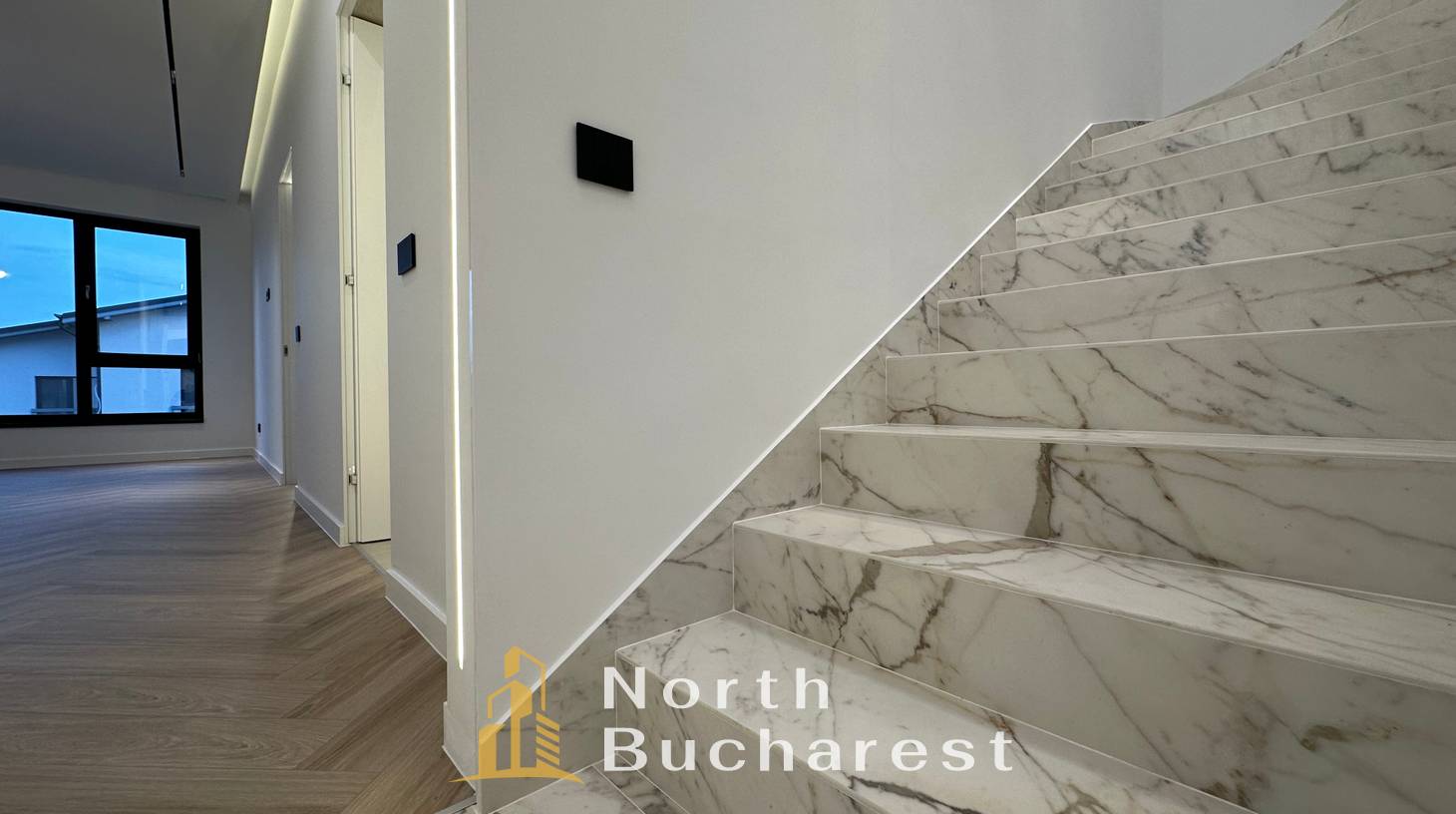 https://images.northbucharest.ro/SMnIczyhqSzE8zNT7w84Wa3B_MiIwzUZ9pnOXBeX-kw/watermark:0.75:so:0:30:0.39/resize:fill:1460:816:1/gravity:ce/bG9jYWw6Ly8vZXN0YXRlL2xyLzdlYzA2ZDQ3LTVjNWMtNDg2My05OWEyLTNlYjNkMmQ4YmU5Yy5qcGVn
