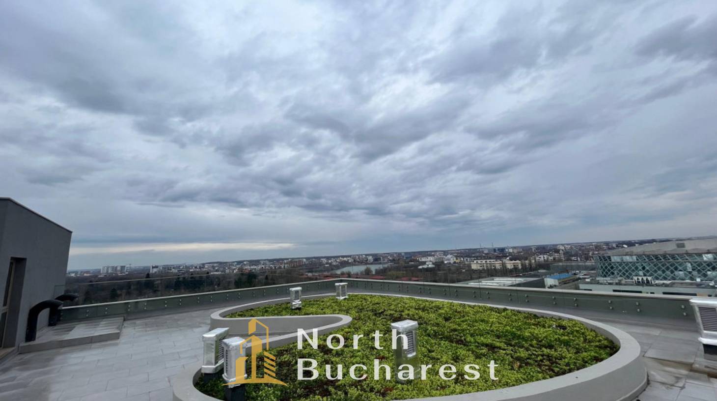 https://images.northbucharest.ro/SkQgwD6gPdNCs_ouv4baI2PvM6tqZe5EpNoO9sjTCHU/watermark:0.75:so:0:30:0.39/resize:fill:1460:816:1/gravity:ce/bG9jYWw6Ly8vZXN0YXRlL2xyLzA3a2RjdWw0dWwxYjRtMi01NTRfNi5qcGc