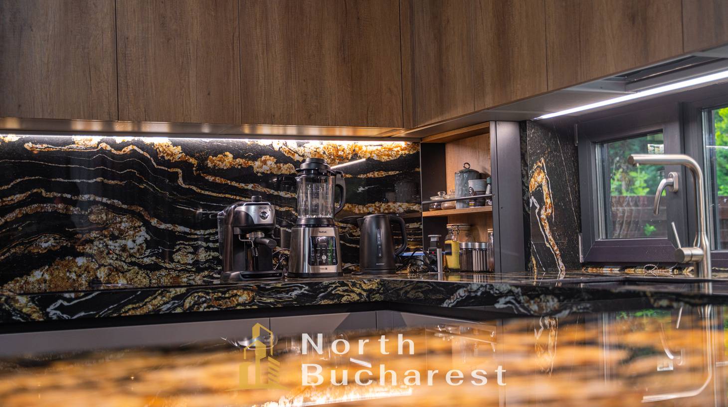 https://images.northbucharest.ro/Sljvp1vByXp_gx4eE_xP4OAWJUH8Pvz3llIHKhoTSH8/watermark:0.75:so:0:30:0.39/resize:fill:1460:816:1/gravity:ce/bG9jYWw6Ly8vZXN0YXRlL2xyL2M3NGJjOGI1LTQ2ZWEtNDgwZC1iNTAzLWFhZjk5ZjAxOWJiYS5qcGVn