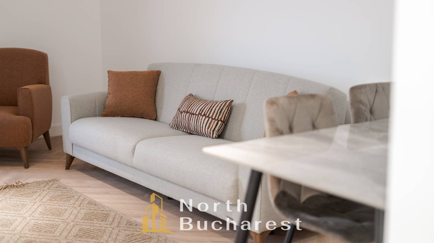 https://images.northbucharest.ro/TdQNcWs7CSkHRvT94qgj7yk6wWEU5ntFeYBZU1PFrrU/watermark:0.75:so:0:30:0.39/resize:fill:1460:816:1/gravity:ce/bG9jYWw6Ly8vZXN0YXRlL2xyLzljOTIyNTQzLTcxZTUtNGNmZS1iMTM3LWZhMzBmODk2YzEyZi5qcGVn