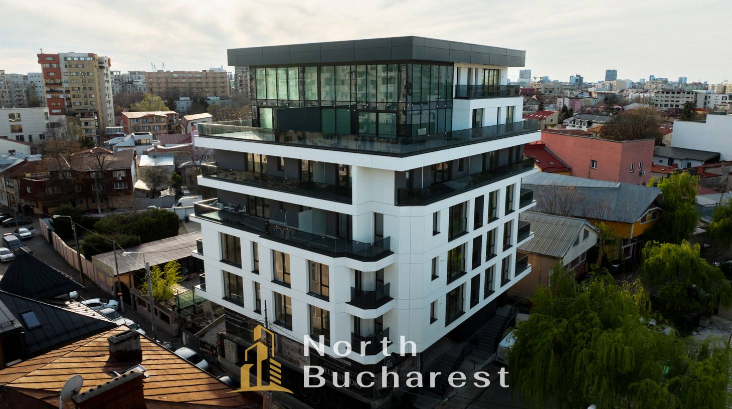 https://images.northbucharest.ro/Tqsff7hiuxgPiUFrz9lFxIfL3A6MNnFJgeRurGDT6m4/watermark:0.75:so:0:30:0.39/resize:fill:1460:816:1/gravity:ce/bG9jYWw6Ly8vZXN0YXRlL2xyL2EzZDkwNTMwLWU5YjgtNDAzMi04OWVjLTJkZjJiYTU1MGUzZi5qcGVn