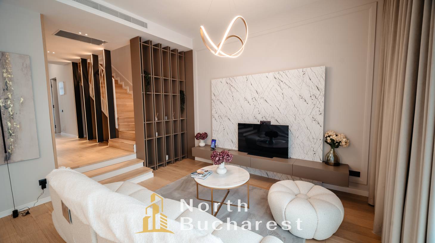 https://images.northbucharest.ro/UAQKswJ1aeHSxSKz1Tq0q7mDvdWiMXhq9PCRCRzArUc/watermark:0.75:so:0:30:0.39/resize:fill:1460:816:1/gravity:ce/bG9jYWw6Ly8vZXN0YXRlL2xyL2UwYmQyNmU2LTAyZDYtNGNlMC04OWQ5LTNhYmUyNTFkMzY3MC5qcGVn