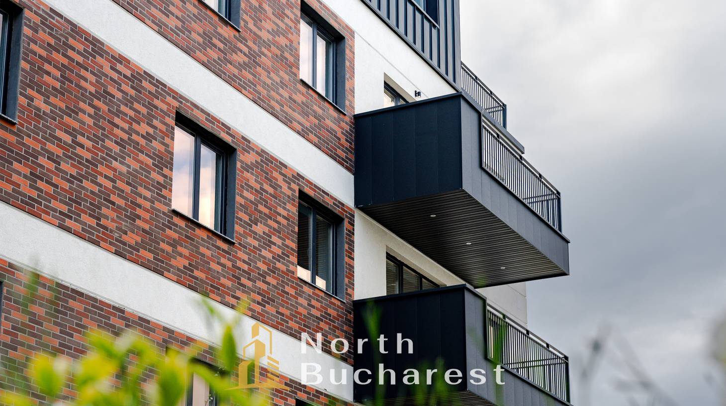 https://images.northbucharest.ro/UZqymkhckDMzOQJPc1w4x6iKrA6j_EirR_bHJ9yL2YA/watermark:0.75:so:0:30:0.39/resize:fill:1460:816:1/gravity:ce/bG9jYWw6Ly8vZXN0YXRlL2xyL2ZlZmQzOTE3LTI2YTItNDcwYS04YzExLTE3OGRkNzQ4YzNhNC5qcGVn