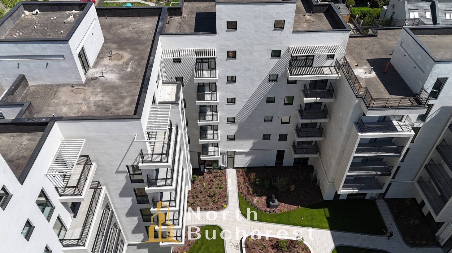 https://images.northbucharest.ro/VJqbazqsJUWPAWr1ffIJRbHmzrpM_3FeUzmvY_l6usc/watermark:0.75:so:0:30:0.39/resize:fill:1460:816:1/gravity:ce/bG9jYWw6Ly8vZXN0YXRlL2xyLzA4ODljY2M4LTIzMjgtNGIyOC1hODIzLTAzNzNhYWMyMzVlNy5qcGVn